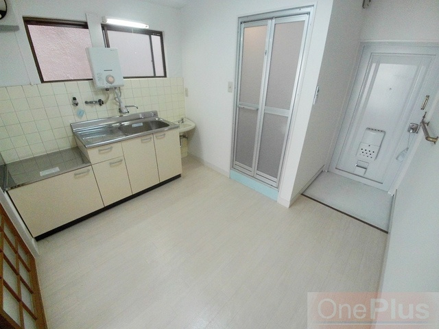 宝ビルの居間・リビング