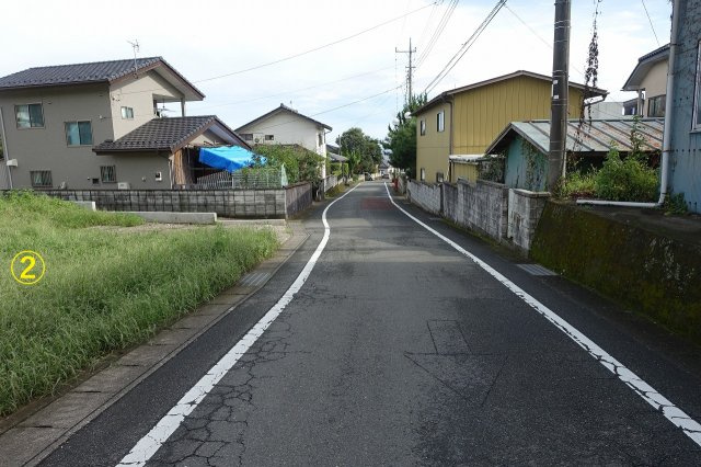 高崎市箕郷町矢原　【全２区画】売地②の前面道路含む現地写真|西側道路を北から南方向