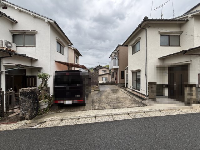 中古戸建　伴東２丁目の駐車場