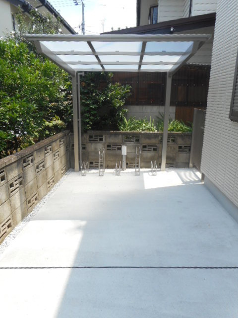 メゾンヴェール宮前のその他共用部分|屋根付き駐輪場