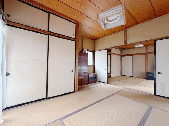 【中古戸建】高崎市石原町の和室|■和室｜和室を書斎にしたり、冬にはコタツを敷いて家族みんなで年越しをするのもいいですね。家族みんなのお気に入りの空間になります♪
