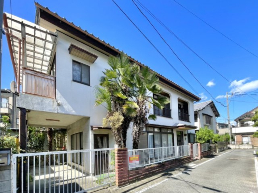 【中古戸建】高崎市石原町の外観|■外観｜永く住むほどに愛着を深める、味わい豊かなデザインです。