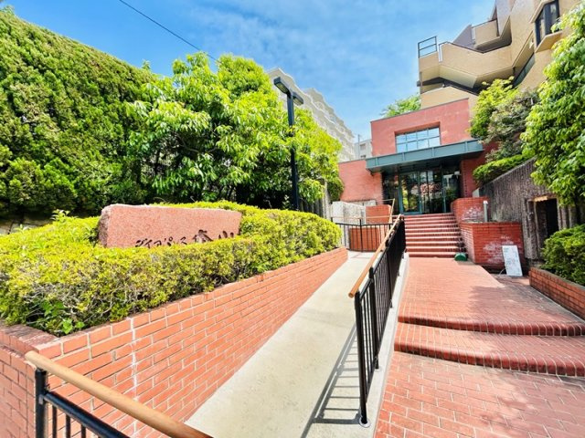 ダイアパレス本山のエントランス|毎日通るエントランスはこのようになっています