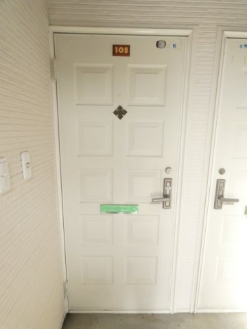 アビタシオン芦野の玄関