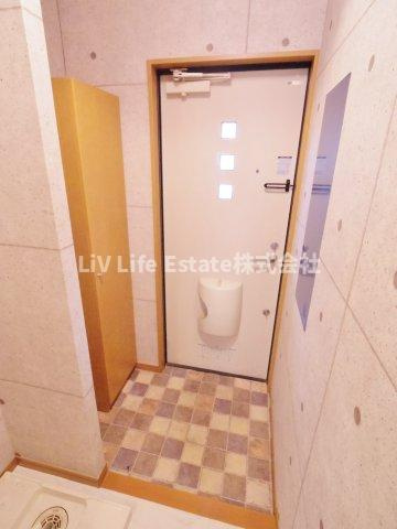 ヴィラ・ファミーユ　Aの玄関