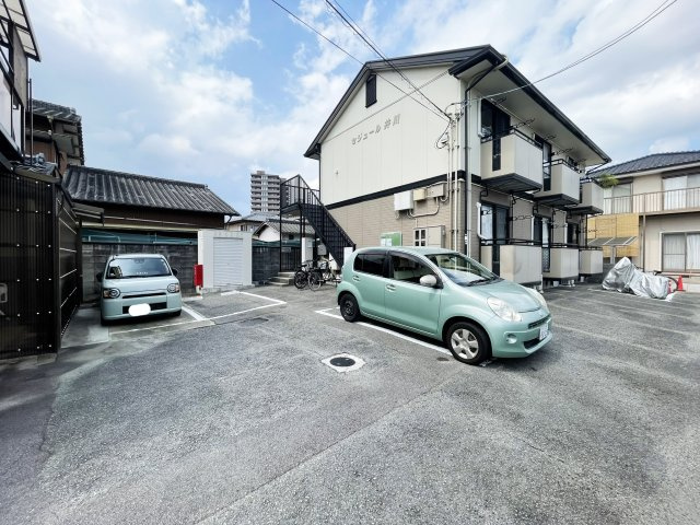 セジュール井川の駐車場