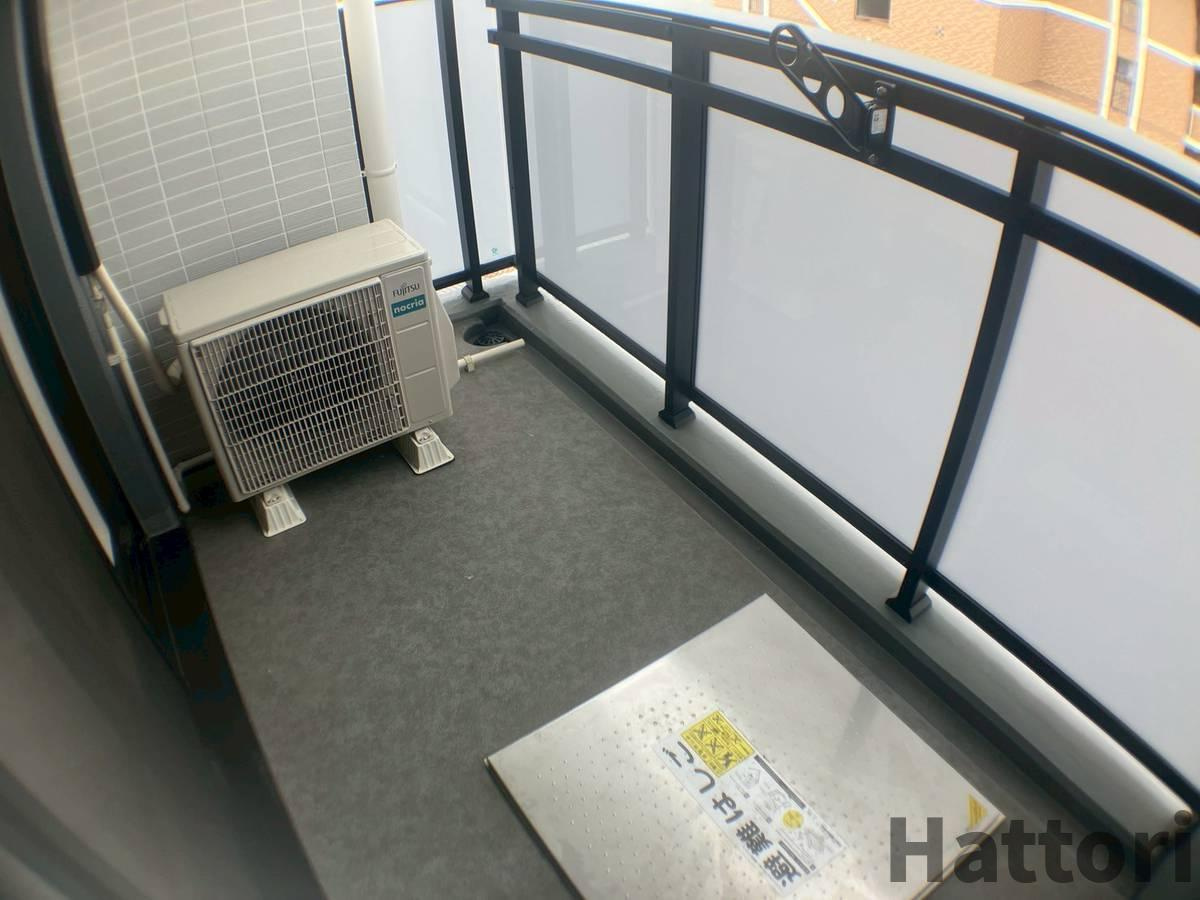 Attirant西三国のバルコニー