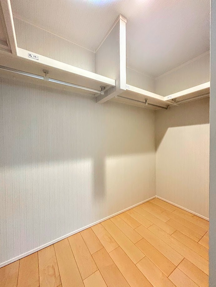 栄区庄戸1丁目　新築戸建ての収納|◆大容量のウォークインクローゼットがあれば、室内にタンスなどを置かなくて済み、室内がスッキリします！
