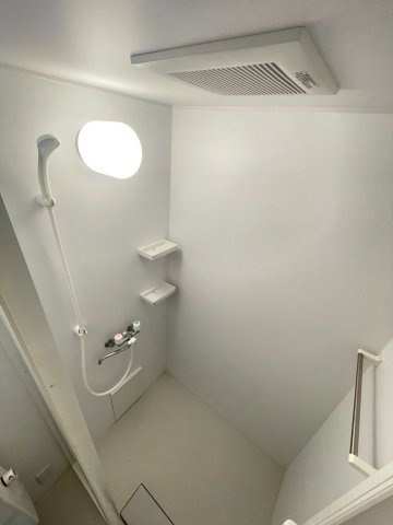 【シャワールーム】