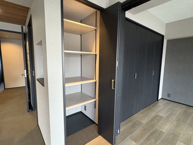 【収納】 | マリナージュ芦屋 | もちろんリビングにも収納付きです。