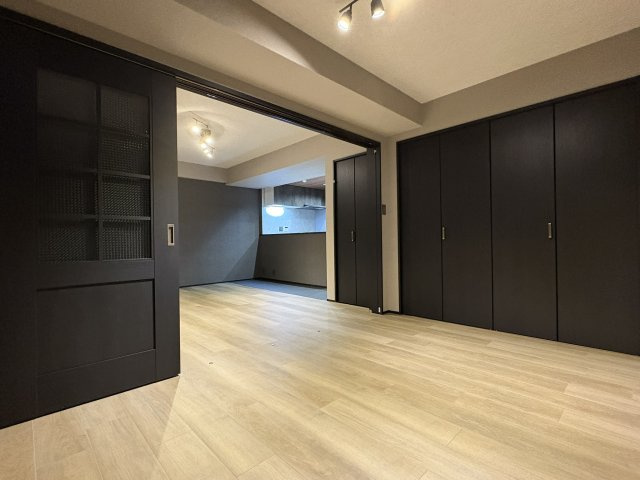 【洋室】 | マリナージュ芦屋 | リビング横の洋室です。