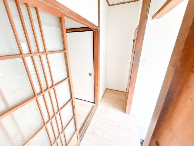 児島アパートの玄関