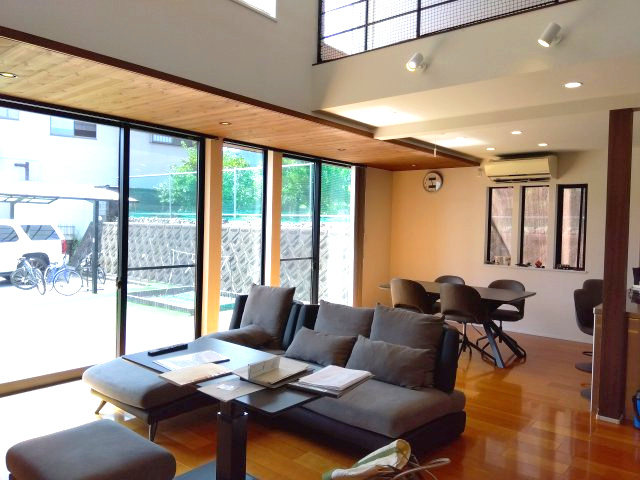 【居間・リビング】の画像