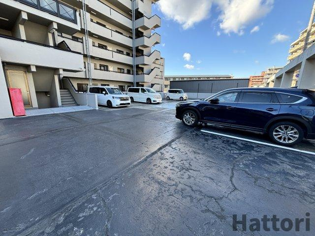 プレシオ緑ヶ丘の駐車場