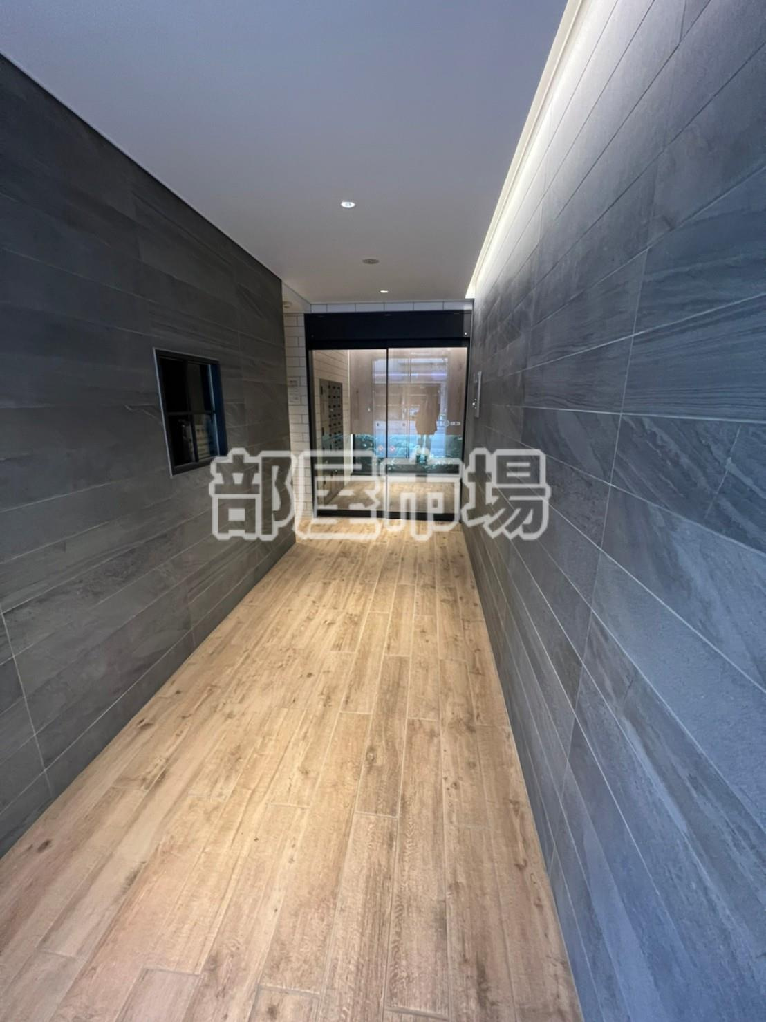 HY's　上野入谷のロビー