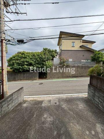 朝霞市根岸台４丁目のアパートの駐車場