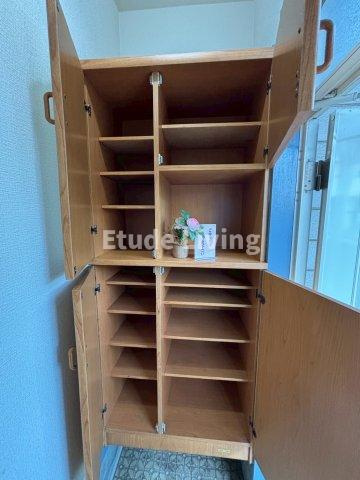 朝霞市根岸台４丁目のアパートの収納