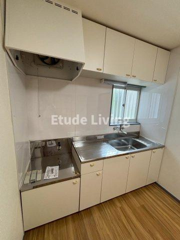 朝霞市根岸台４丁目のアパートのキッチン