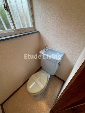 朝霞市根岸台４丁目のアパートのトイレ