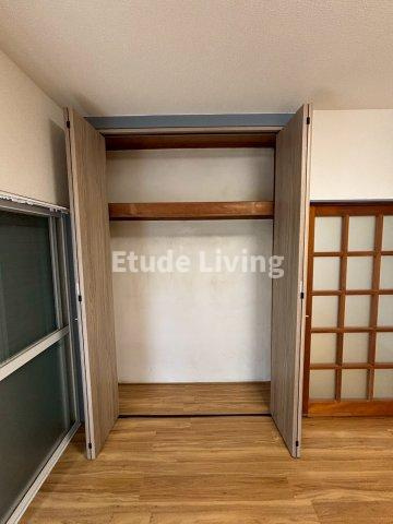 朝霞市根岸台４丁目のアパートの収納