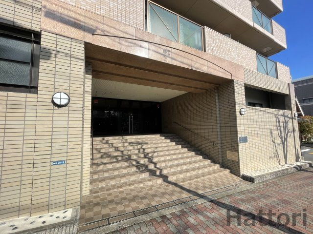 プレステージ上山手のエントランス