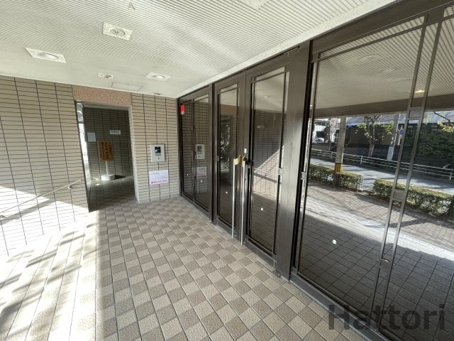 プレステージ上山手のエントランス