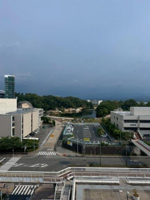 【展望】 | ステーションプラザ泉ヶ丘 | 【現地からの眺望】９階部分ですよ！通風・眺望良好ですので、爽やかな気分でお過ごしいただけますよ！