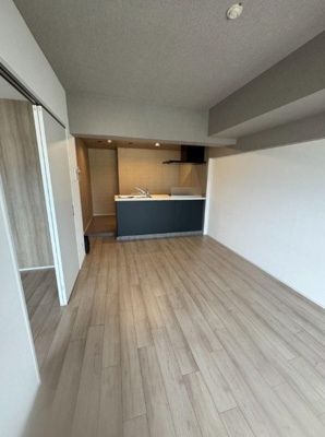 【居間・リビング】 | ステーションプラザ泉ヶ丘 | 南海泉北線「泉ヶ丘」駅まで徒歩４分！資料請求だけでもお問い合わせください♪