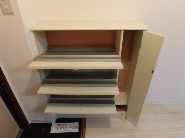 シューズボックス付きなので玄関もきれいに保てますね