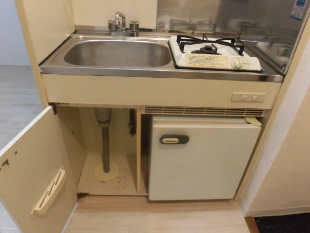 キッチンの収納もあるので快適です。