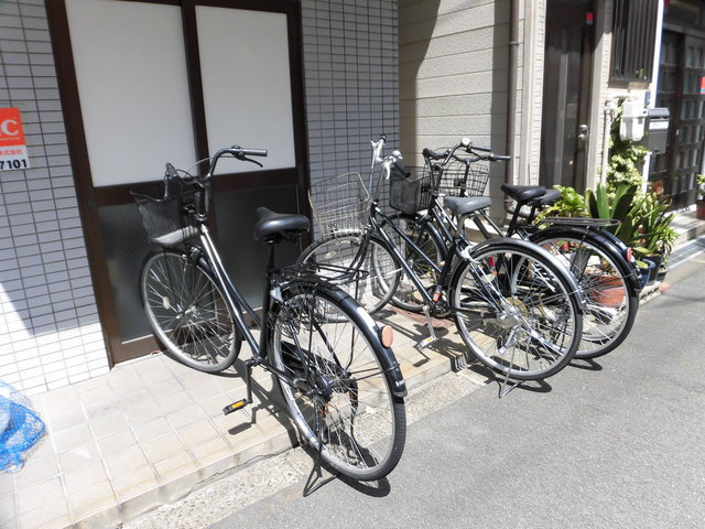 施設内の駐輪場です。