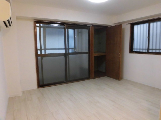 明るく風通しの良いリビングです。