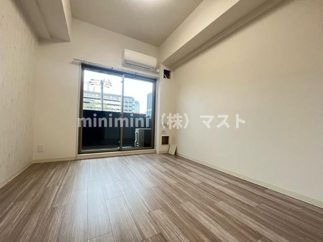 大阪市浪速区下寺３丁目の賃貸マンションの居間・リビング