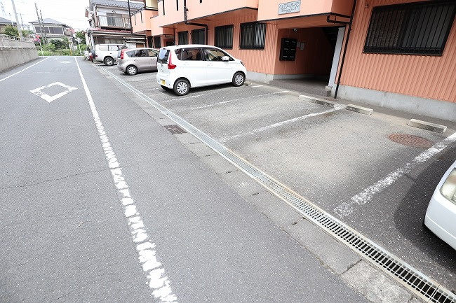 ベルエアーガーデンの駐車場