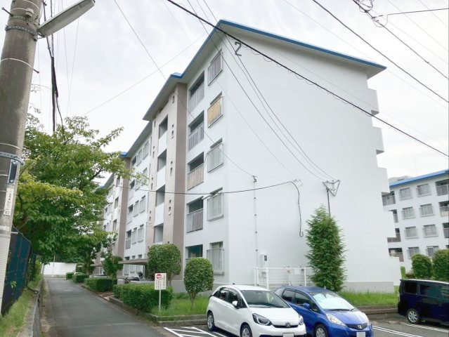 よろい坂ハイツ　2号棟の外観|鉄筋コンクリート造5階建て！3階のお部屋です！