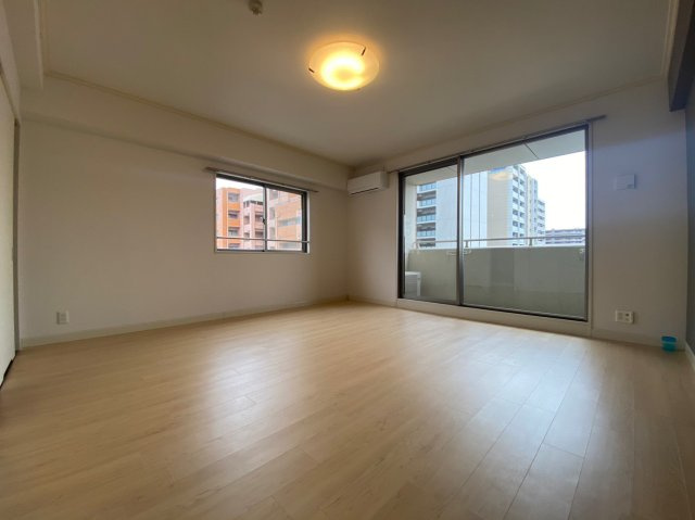 リバーフロントレジデンス　名古屋市賃貸 仲介手数料無料の居間・リビング