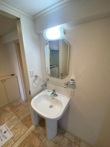 リバーフロントレジデンス　名古屋市賃貸 仲介手数料無料の洗面所