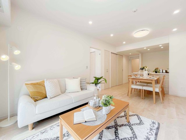 ラ・ヴィータシティ 　（川崎区富士見1丁目）の居間・リビング|ゆったりとしたリビングです