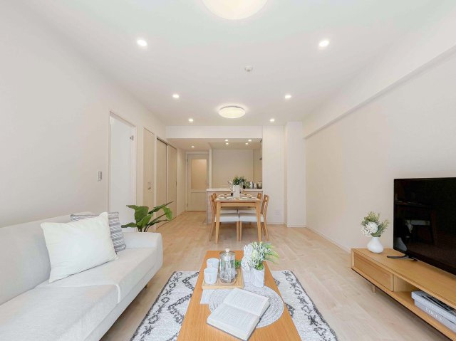 ラ・ヴィータシティ 　（川崎区富士見1丁目）の居間・リビング|こちらのリビングで趣味の時間をお楽しみください