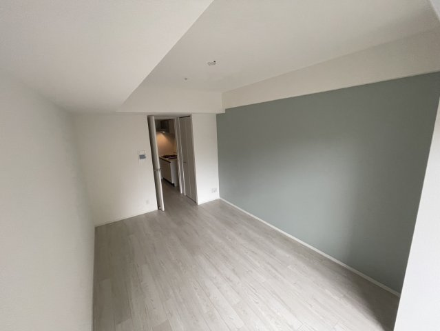 ファーストフィオーレ東灘の居間・リビング|こちらのリビングで趣味の時間をお楽しみください