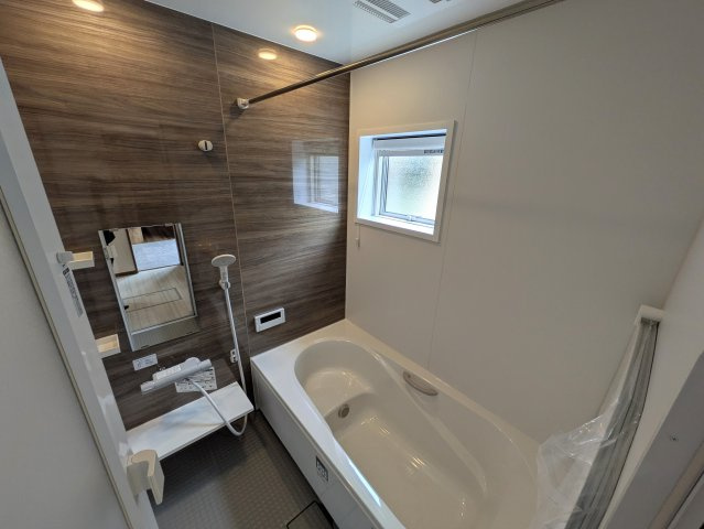 お相手の第一印象は？これぞ惚れつくす！会いたくて震える【綾瀬市大上８丁目】新築戸建の浴室|ゆったり過ごせるお風呂です