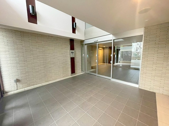 プランドール新大阪SOUTHレジデンスのエントランス