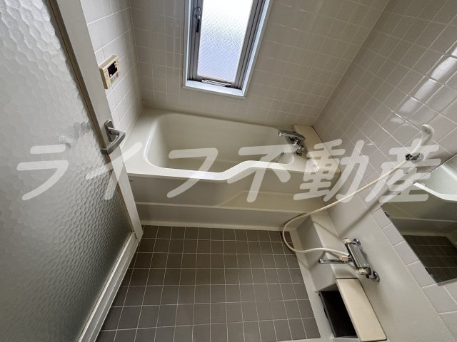 リブレ北桜塚の浴室|きれいなお風呂です