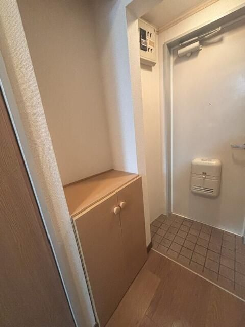 スカイハイツ目白の玄関