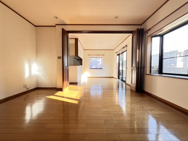 ゆりのき台2丁目貸戸建の居間・リビング