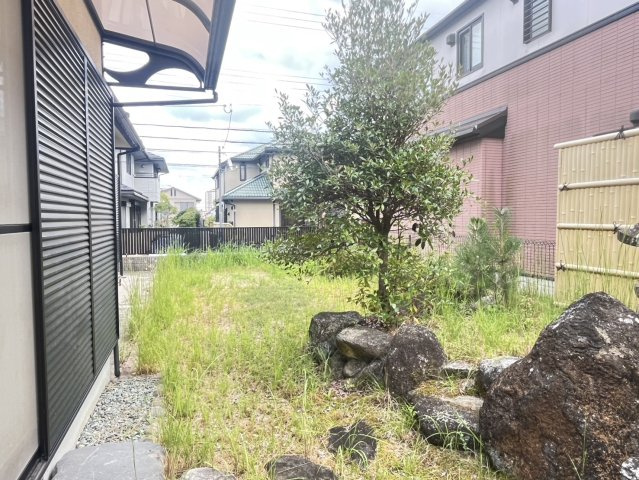ゆりのき台2丁目貸戸建の庭