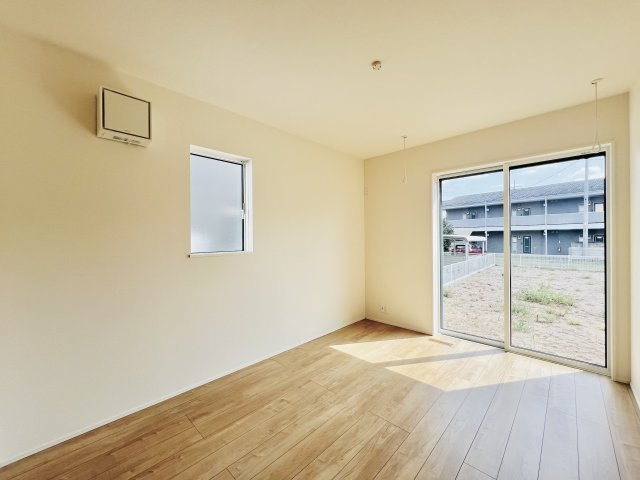 玉村板井の洋室|6.5帖の洋室はWIC付きですっきりとした空間に♪