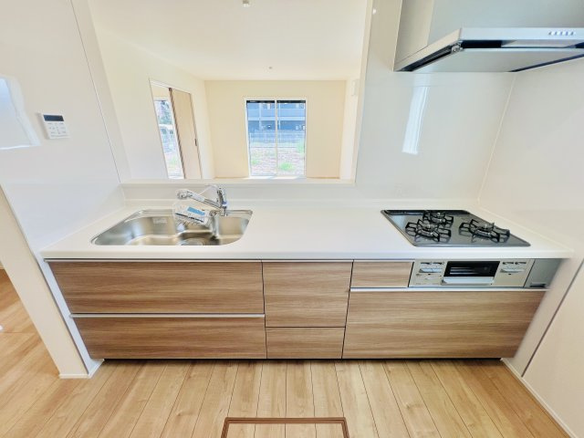 玉村板井のキッチン|対面式キッチンでご家族との会話も弾みます♪