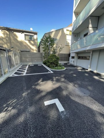 ザ・パークハビオ文京目白台プレイスの駐車場
