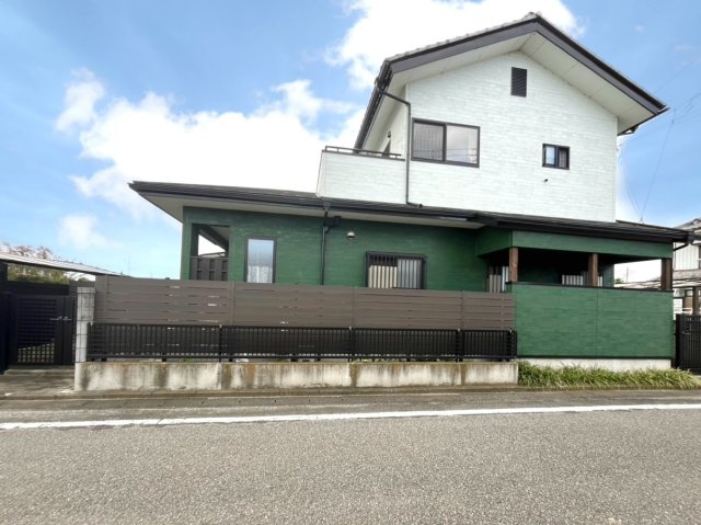 【中古戸建】伊勢崎市長沼町の外観|■外観｜土日のご見学はもちろん、平日・夜間のご案内も大歓迎です♪「今から見たい」や「仕事終わりに見たい」にもご対応できますのでお気軽にお問い合わせください♪